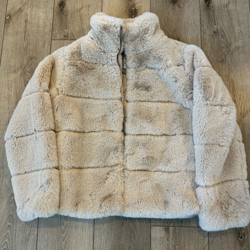 NWOT Bailey 44 Faux Fur Jacket Cream Tan Light Beige Jacket Soft Fur Coat XS